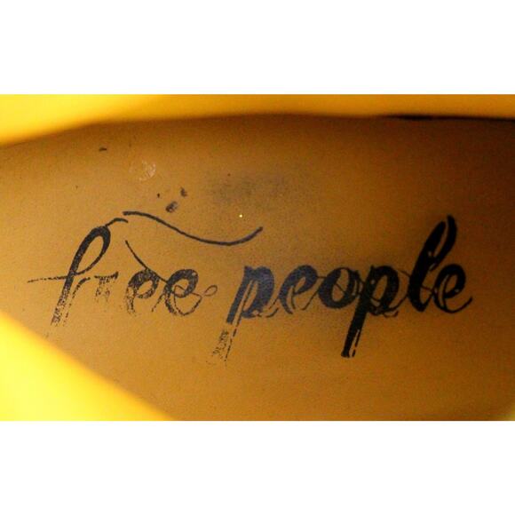 Free People PATENT BLACK GENUINE LEATHER POINTED TOE ZIP SIDE ANKLE BOOTS Sz 40 - Picture 11 of 11